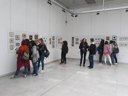 Hodina v galerii